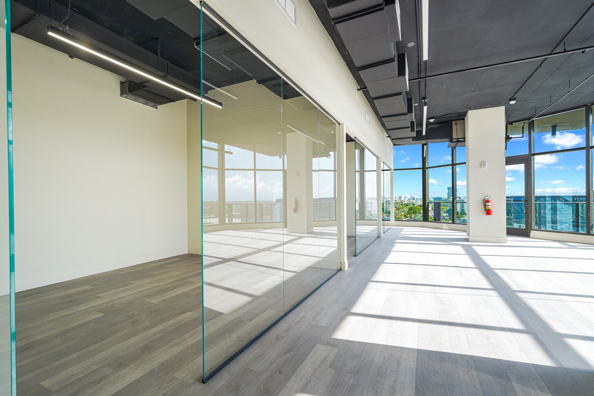 Designer Kitchen & Bar Lounge — Brickell, Miami